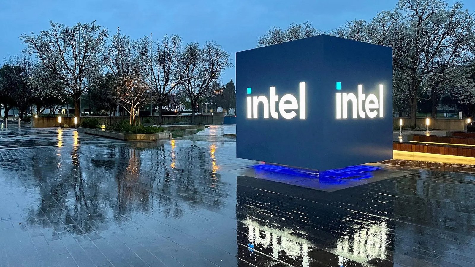ABD'de Trump Yönetimi Intel Foundry'ye Odaklanıyor: Özel Üretim Birimine Yeni Düzenlemeler ve Hisse Yapısı