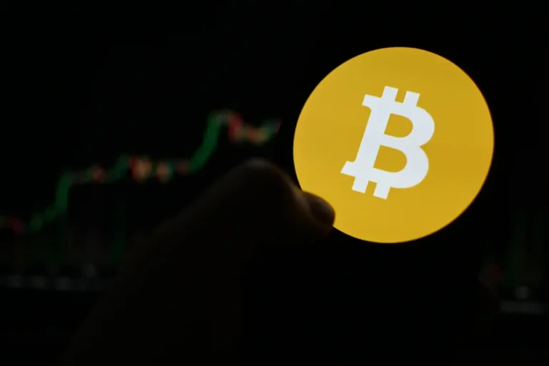 Bitcoin ve Ethereum’da panik hakim: Kısa vadeciler satıyor