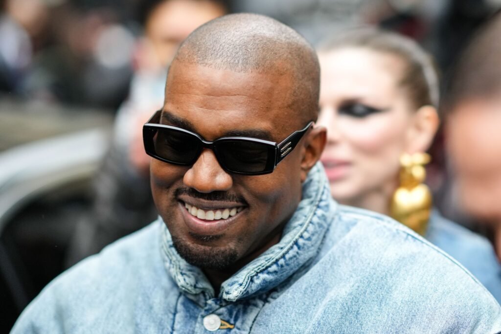 İçeriden İnsanlar Milyonlarca Para Kazanıyor gibi Görünüyor: Ye, Önceden Kanye West Olarak Bilinen Kişi, ‘Görünen Olarak’ YZY Token’ı Coinforge