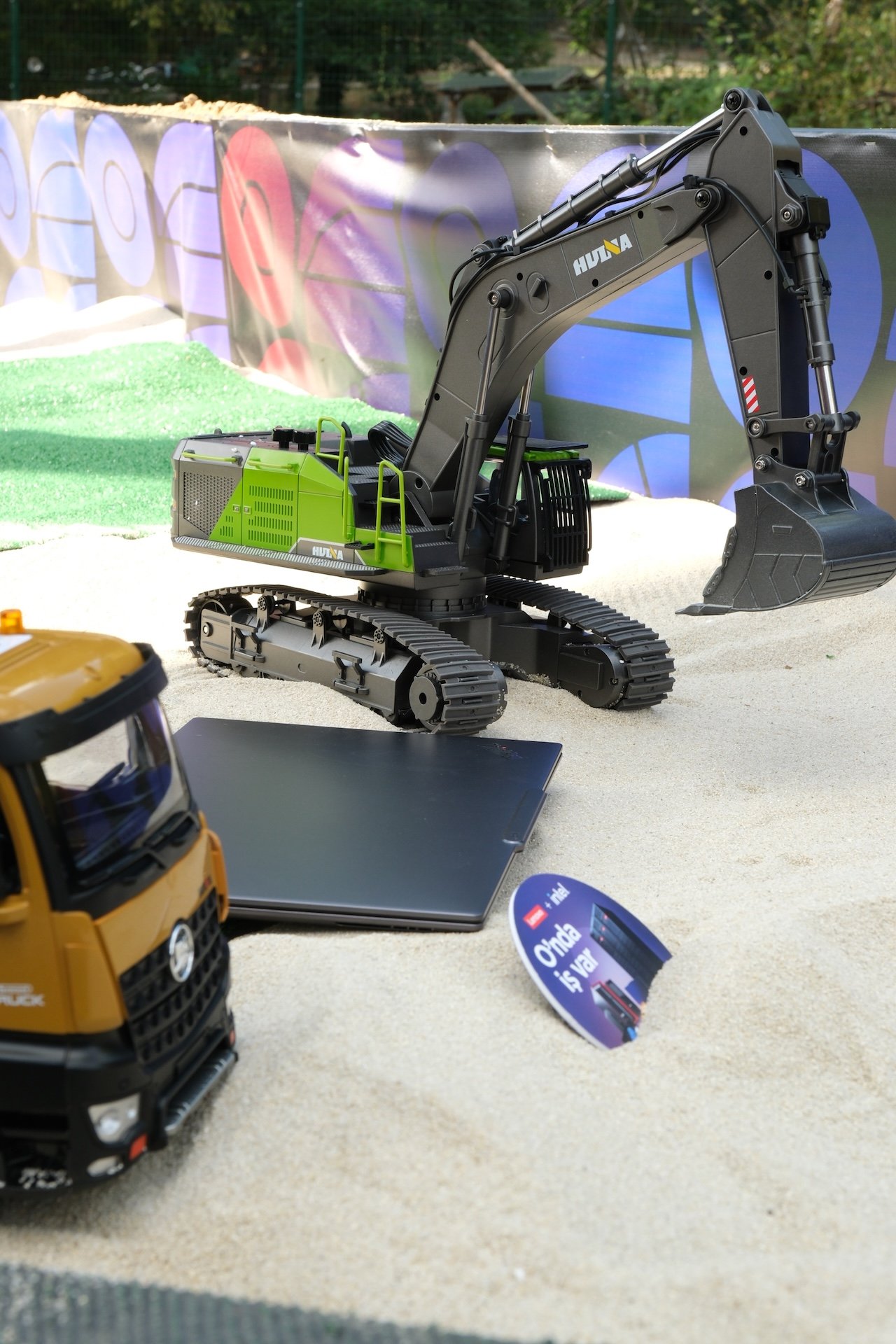 Lenovo Think Ürün Ailesiyle Yapay Zeka Destekli İş Akışlarını Güçlendirmek