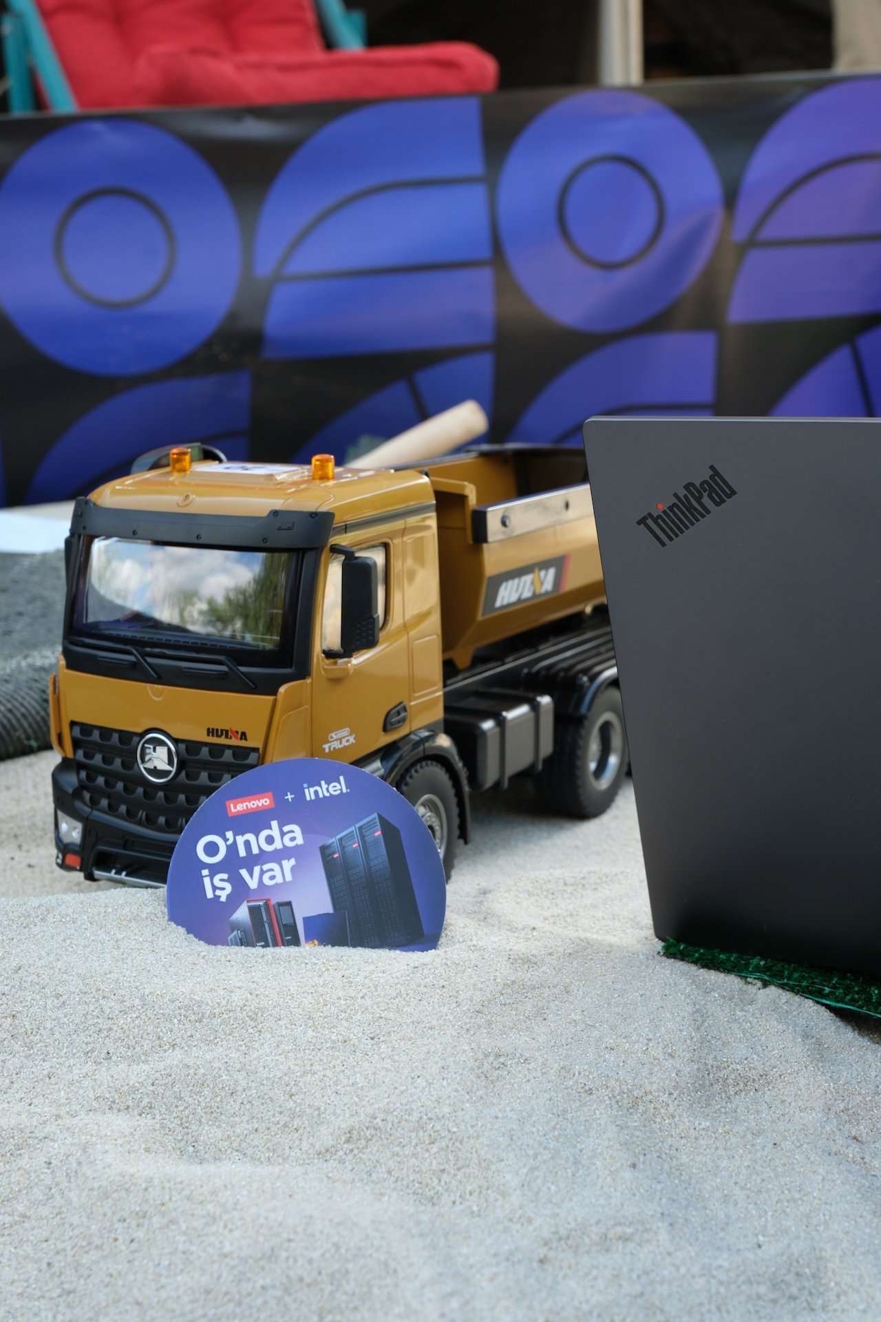 Lenovo Think Ürün Ailesiyle Yapay Zeka Destekli İş Akışlarını Güçlendirmek