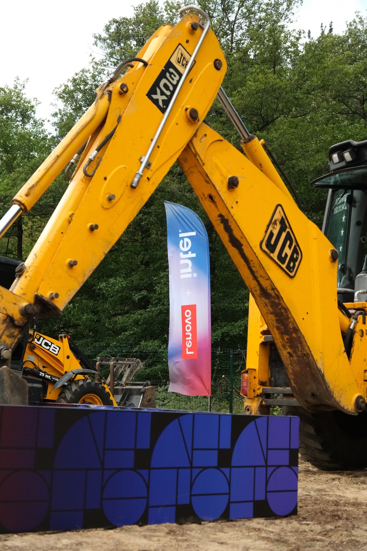 Lenovo Think Ürün Ailesiyle Yapay Zeka Destekli İş Akışlarını Güçlendirmek