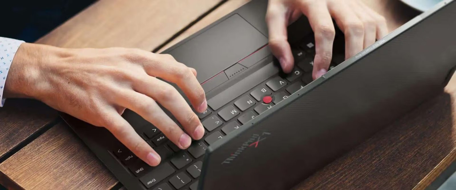 Lenovo Think Ürün Ailesiyle Yapay Zeka Destekli İş Akışlarını Güçlendirmek
