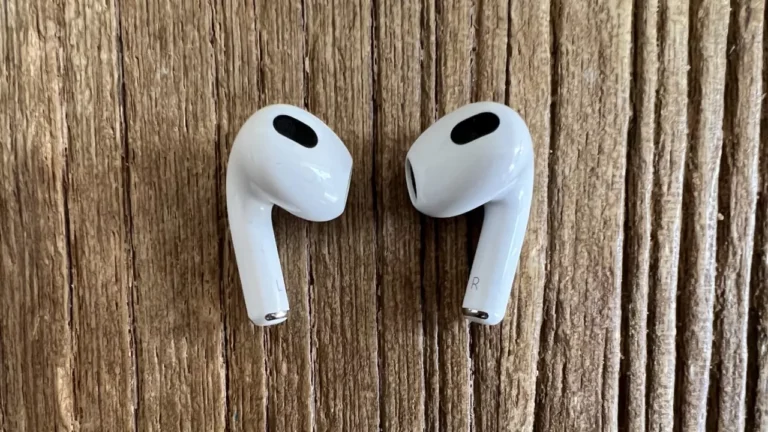 AirPods ile Kontrol Edilen Motosiklet Oyunu: RidePods’un Baş Hareketiyle Direksiyon Deneyimi