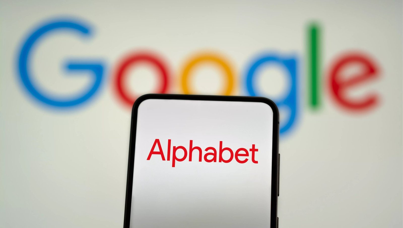 Alphabet: 3 Trilyon Dolarlık Piyasa Değeriyle Teknoloji Devi Büyümeye Devam Ediyor