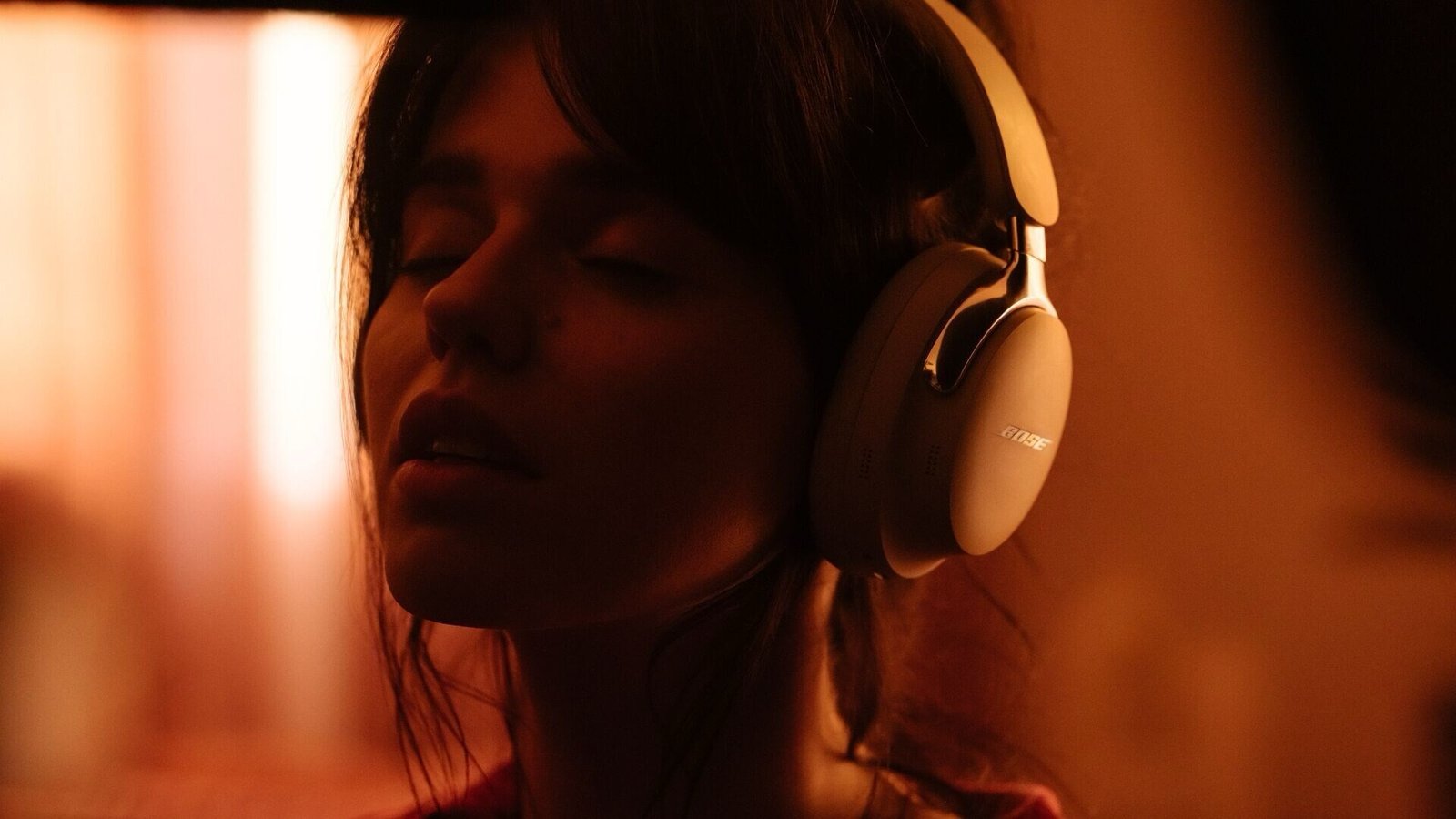 Bose QuietComfort Ultra 2: Kablosuz Konfor ve Gelişmiş Ses Özellikleriyla Yeniden Yolda