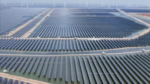 Çin’in Temiz Enerji Dönüşümü: Yatırımlar ve Küresel Etkileri