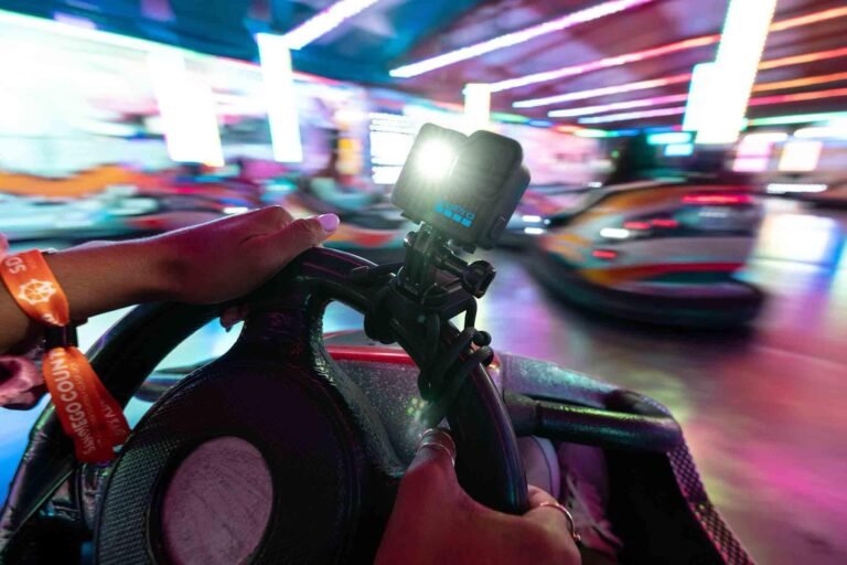 GoPro Lit Hero: Dahili LED Işıklı Aksiyon Kamerası ile Yeni Bir Zirve