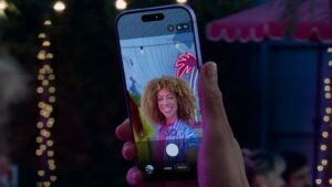 iPhone 17: Ön Kamera Yeniliği ve Center Stage ile Çarpıcı Vlog Deneyimi