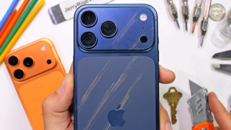 iPhone 17 Pro ve Pro Max: Koyu Yüzeylerde Çizikler ve MagSafe Noktasında Şüpheler