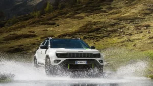 Jeep Avenger 4xe Türkiye’de Overland Paket ile Sınırları Zorluyor
