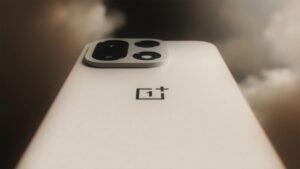 OnePlus 15: Snapdragon 8 Elite Gen 5 ve 165 Hz Ekran ile Gelecek