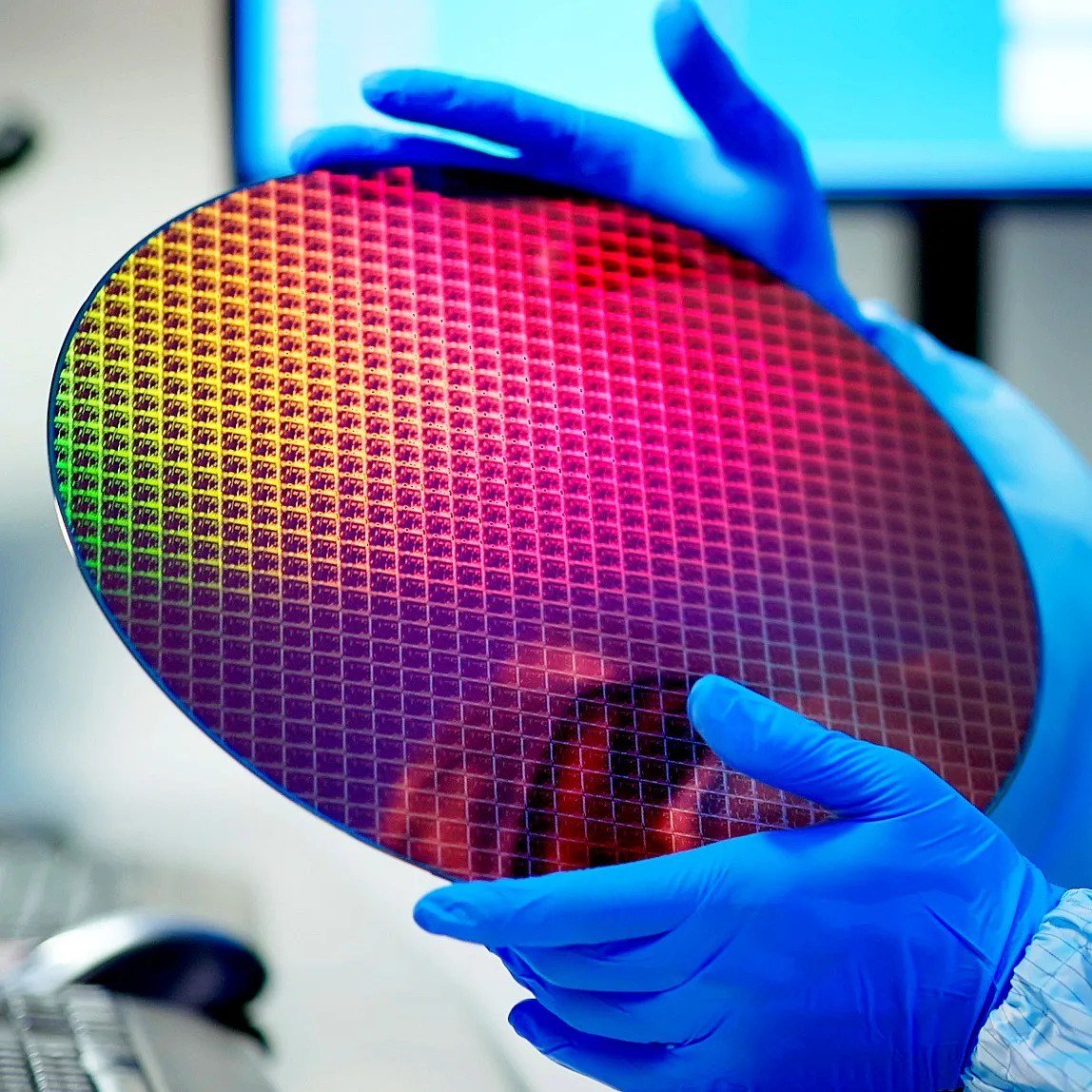 Rusya’da EUV Makine Yol Haritası: 10 nm Altı Üretime Doğru Hibrit Lazer ve Ru/Be Aynalarla Yeni Bir Yol