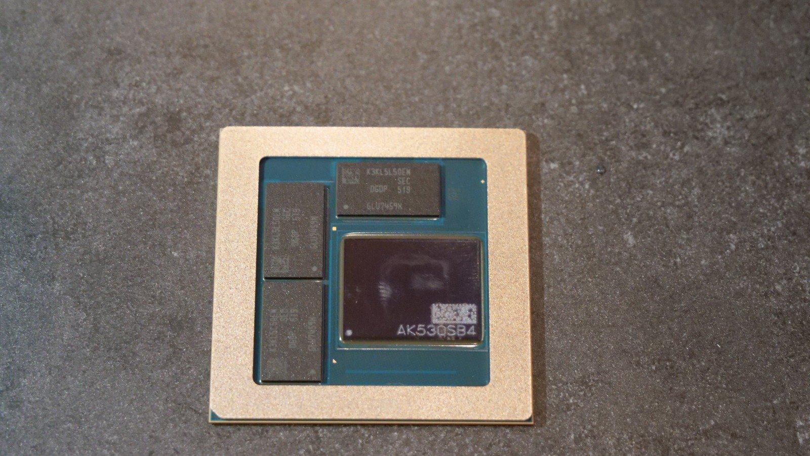 Snapdragon X2 Elite Extreme: SiP Belleğini Avantajlı Dengeyle Yeniden Şekillendirmek