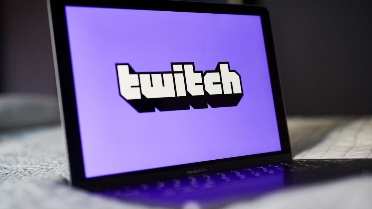 Twitch'te Canlı Yayında Geri Sarma Özelliği Hızla Tüm Kanallara Yayılabilir mi?