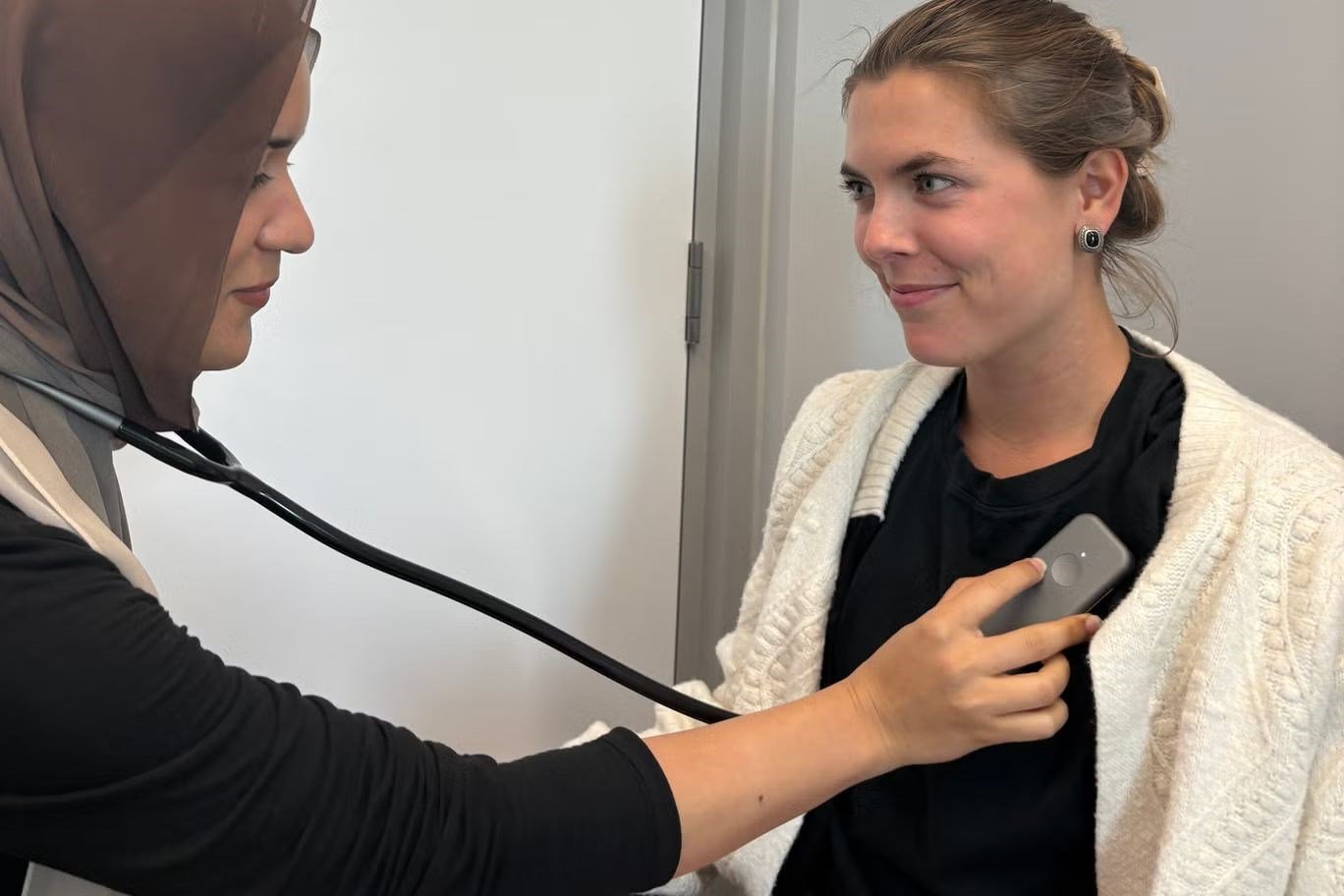 Yapay Zeka Destekli Steteskop: 15 Saniyelik Muayenede Üç Kritik Kalp Hastalığını Tespit