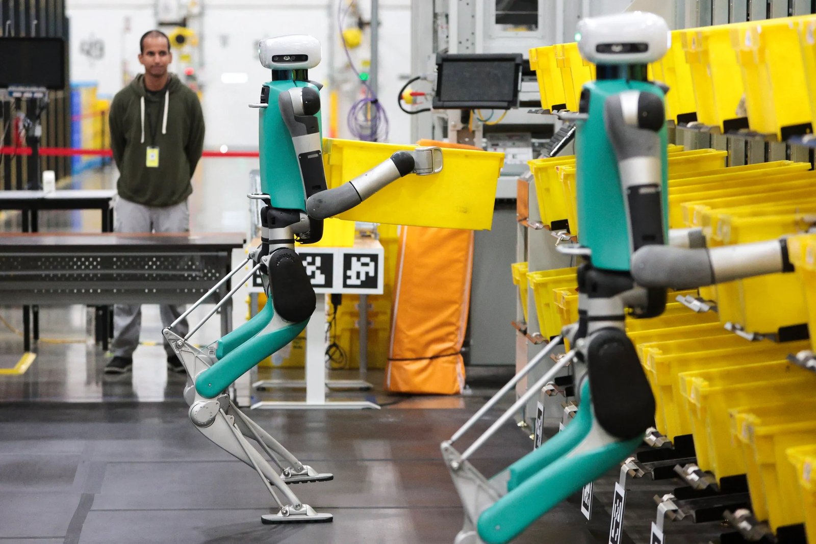 Amazon’un Otomasyon Stratejisinin İç Yüzü: Depo Robotları ve İstihdamdaki Dönüşüm