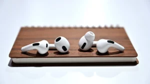 Apple’ın Kameralı AirPods Pro Serisi: Hareketle Kontrol ve Yeni Nesil İŞlemciyle Sözünü Geliştiriyor