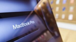 Geleceğin Dokunmatik MacBook Pro’su: OLED Ekran ve iPadOS ile Yeni Deneyim