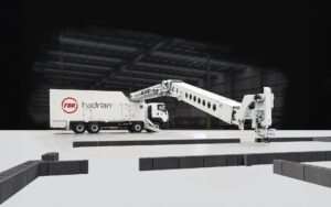 Hadrian: Avustralya Kökenli Otonom Tuğla Döşeme Robotunun Fabrika Kabul Başarısı