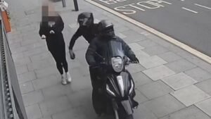 İngiltere’nin Telefon Hırsızlığı Operasyonunda Uluslararası Çete Çökertildi: 2.000den Fazla Cihaz Ele Geçirildi