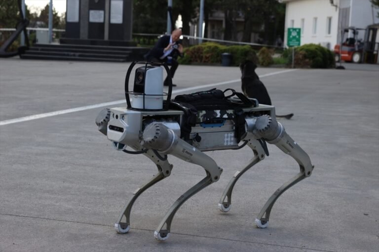 PROTEO: Hyperever’in Yeni 4 Ayaklı Askeri Robot Köpeğiyle Sahaya Hazır Olmanın Zirvesi