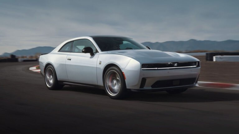 Stellantis’in BEV Yol Haritasında Belirsizlik: Charger Daytona Banshee Projesi ve İçten Yanmalı Strateji