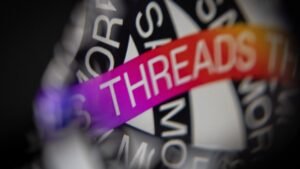Threads Topluluk Özelliğini Tanıttı: Kontrolün Şirketten Çıkıp Kullanicilara Açıldığı YeniBir Etkileşim Alanı