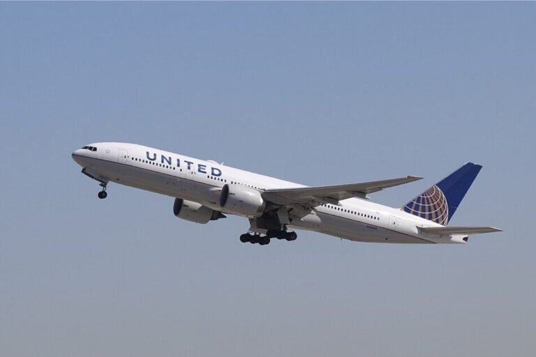 Utah Üzerinde Seyir Halindeki United Airlines Uçağına Cisim Çarpması: NTSB Soruşturmaya Devam Ediyor