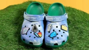 Windows XP Temalı Crocs: Microsoft’un 50. Yılına Özel Nostaljik Ayakkabı Tasarımı