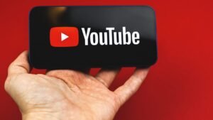 YouTube Mobil Arayüzünde Görsel Odaklı Yenilikler: Video ve Kanal İçeriklerinde Yeni Tasarım Yaklaşımları
