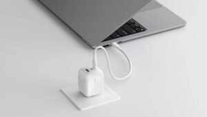 Belkin BoostCharge Pro 70W: Küçük Boyut, Yüksek Güçle Masaüstünüzü Şarj Ediyor