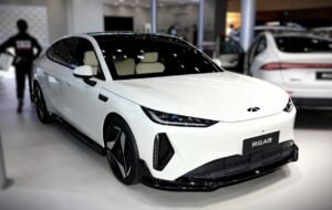 Chery Fulwin A9: Guangzhou Fuarı’nda İlk Tam Elektrikli Prototype’unun İzleri