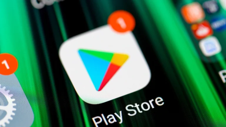 Google Play Store’da Yapay Zeka Destekli Yorum Özeti Özelliği: Kademeli Kullanıma Başladı
