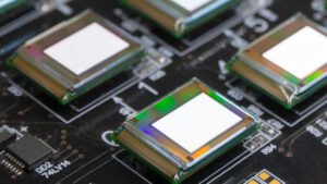 Görüntü Teknolojisinde Rekor Pixel: 300×300 Nanometreyle Yeni Nesil OLED Alternatifleri
