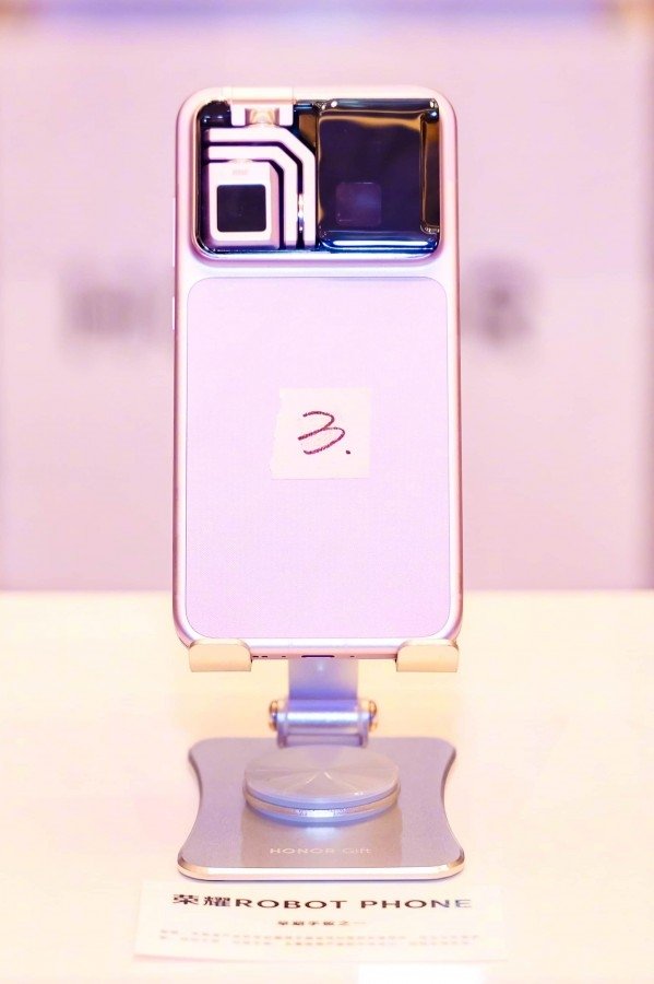Honor Robot Phone: Seri İle Gizemli Gimbal Kameralı Konseptin İlk Gösterimi ve MWC 2026 Yolculuğu