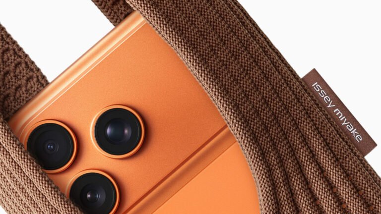 ISSEY MIYAKE ile iPhone Pocket: Şık ve Esnek Bir Taşıma Aksesuarı