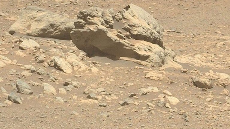 Jezero Krateri’nde Gizemli Demir-Nikel Zırhına Sahip Taş: Uzayın Büyüleyici Yolculuğu