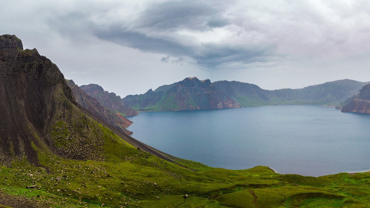Jinlin Krateri: Holosen’in En Büyük Dünya-Dışı Etki İzleri ve Şok Dinamikleri