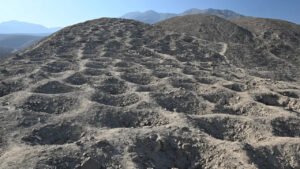 Monte Sierpe: İnka Dönemine Ait Delikler Çemberi ve Kayıt Tutmanın Gizemi