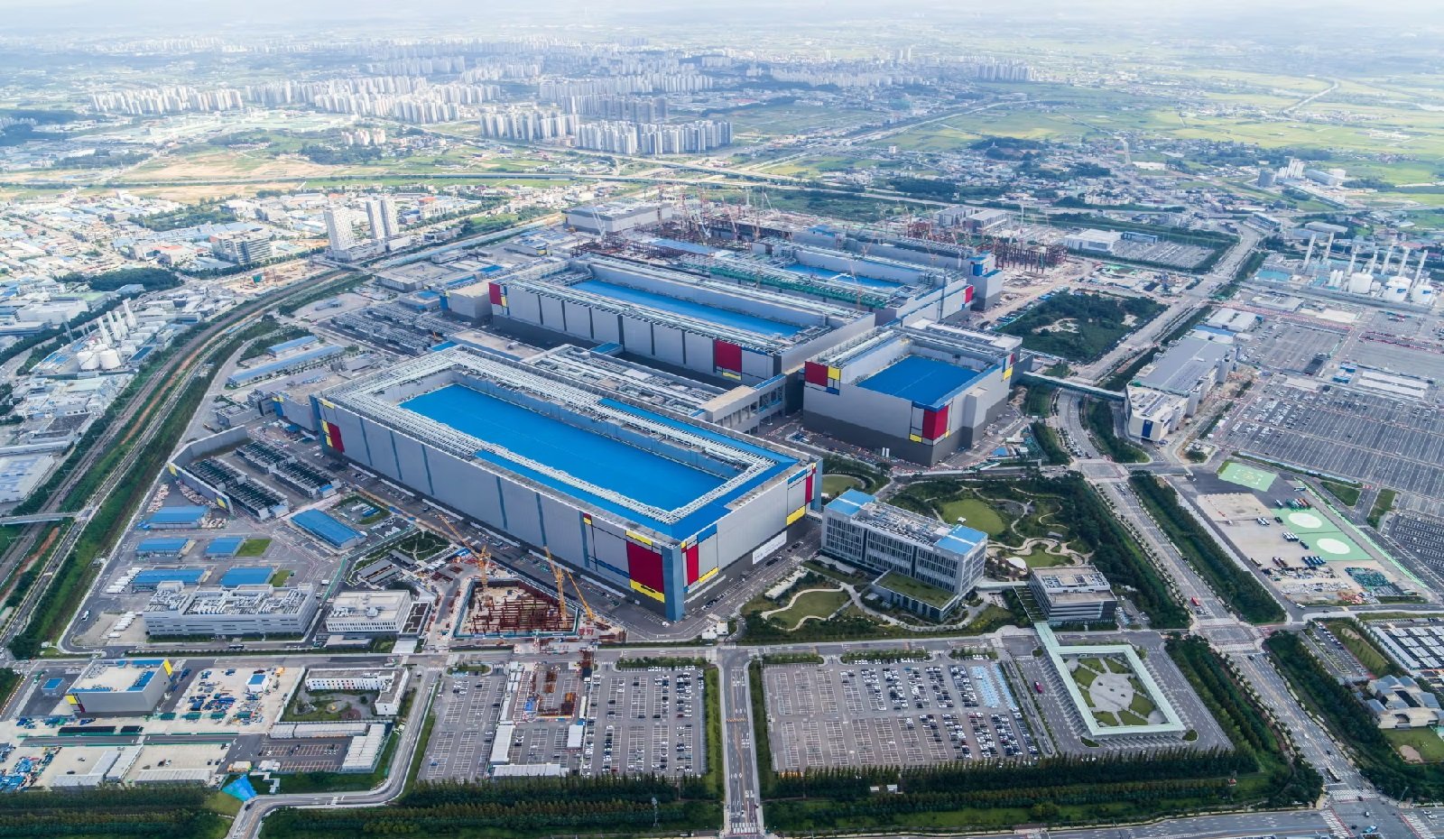 Samsung’un 5 Yıllık Stratejik Yatırım Hamlesi: HBМ Çiplerinden OLED ve Battery Üretimine Kapsamlı Genişleme