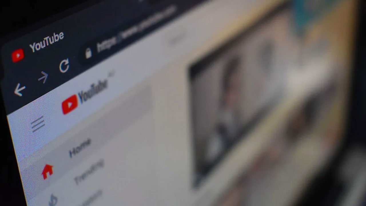 YouTube’un Yapay Zeka Yaş Doğrulama Dalga Dalga Yayılarak Hesap Kısıtlamalarını Genişletiyor