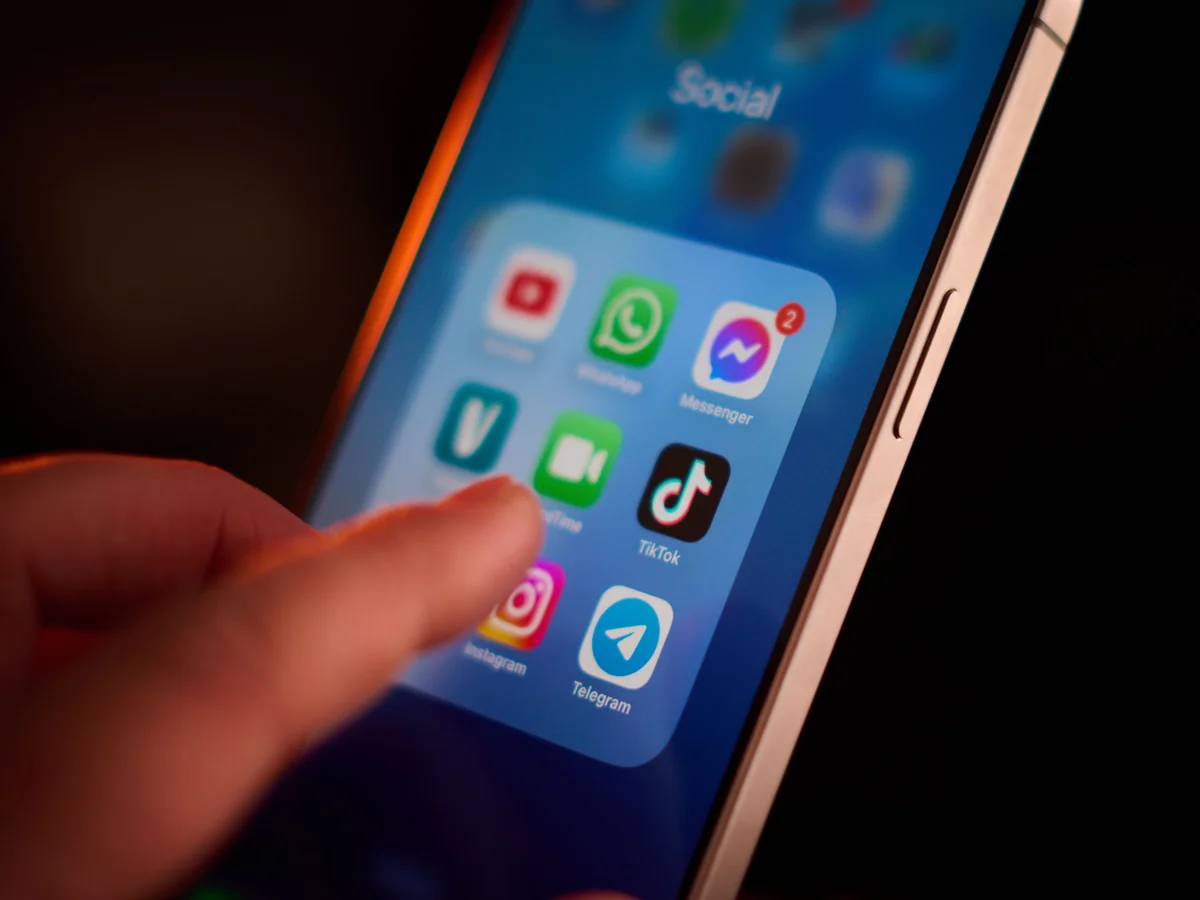 Avustralya’nın Yeni Yaş Kısıtlamaları ve Apple’ın Geliştirici Araçlarıyla Uyum Stratejisi
