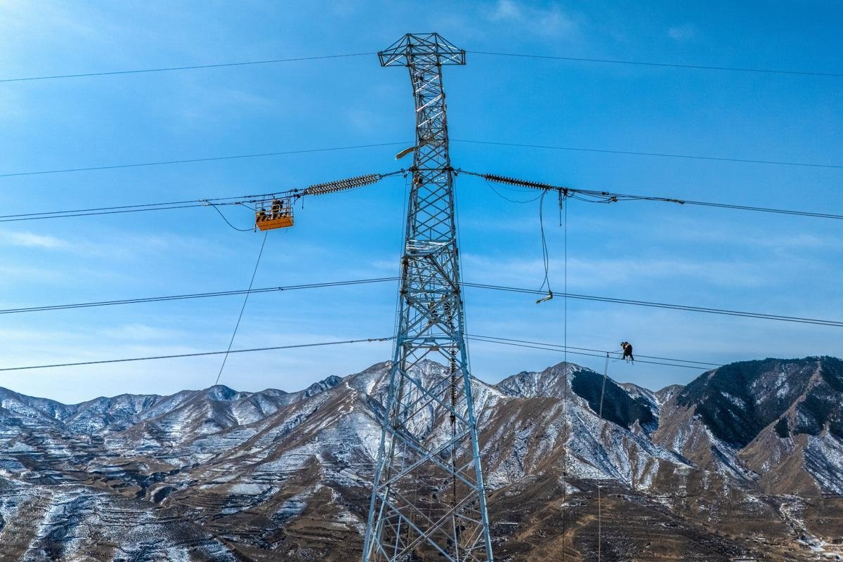 Batı-Doğu Enerji Koridoru: Baiyin Hattı ile Türkiye Benzeri Olmayan UHV İletim Başarısı