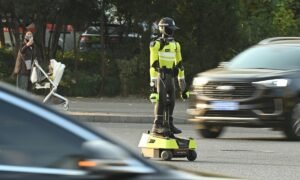 Hangzhou’da Trafikta Yeni Dönem: AI Destekli İnsansı Robotlar Yön Veriyor