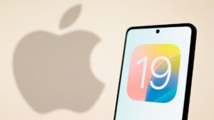 iOS 26 ve Liquid Glass: Kapalı Modda Belli Başlı Tasarım Detayları ve İçerik Sızıntıları