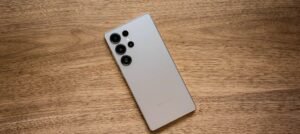 Samsung’un Hibrit Sensörü: Küresel Deklanşör ve Yazılımla Güçlendirilmiş Hız