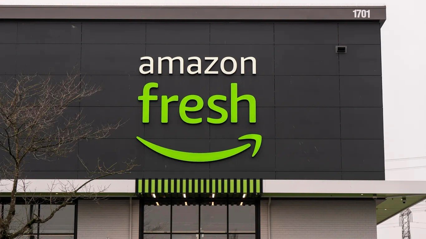 Amazon, Fiziksel Perakende Stratejisini Yeniden Şekillendiriyor: Go ve Fresh Mağazalarını Kapatıyor