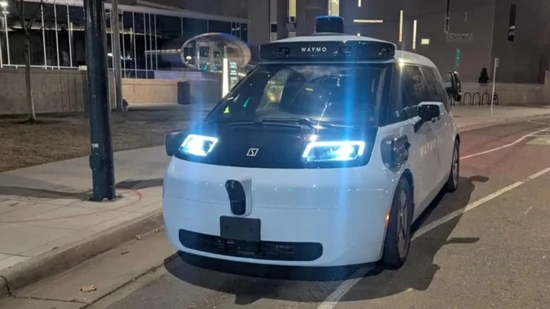 Denver’de Waymo Otonom Sürüş Üzerine Yeni Bir Tartışma Başlattı: Güvenlik Sürücüsü ve Sorumluluk Sorgusu