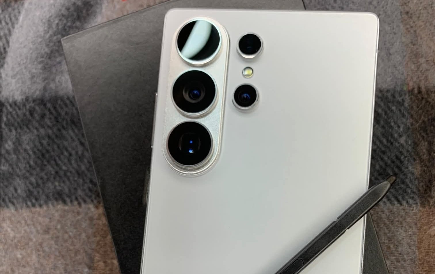 Galaxy S26 Ultra: Tasarım Dalgası ve Kamera Akışıyla Yeni Nesil Beklentiler